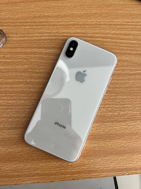 iPhone X 4