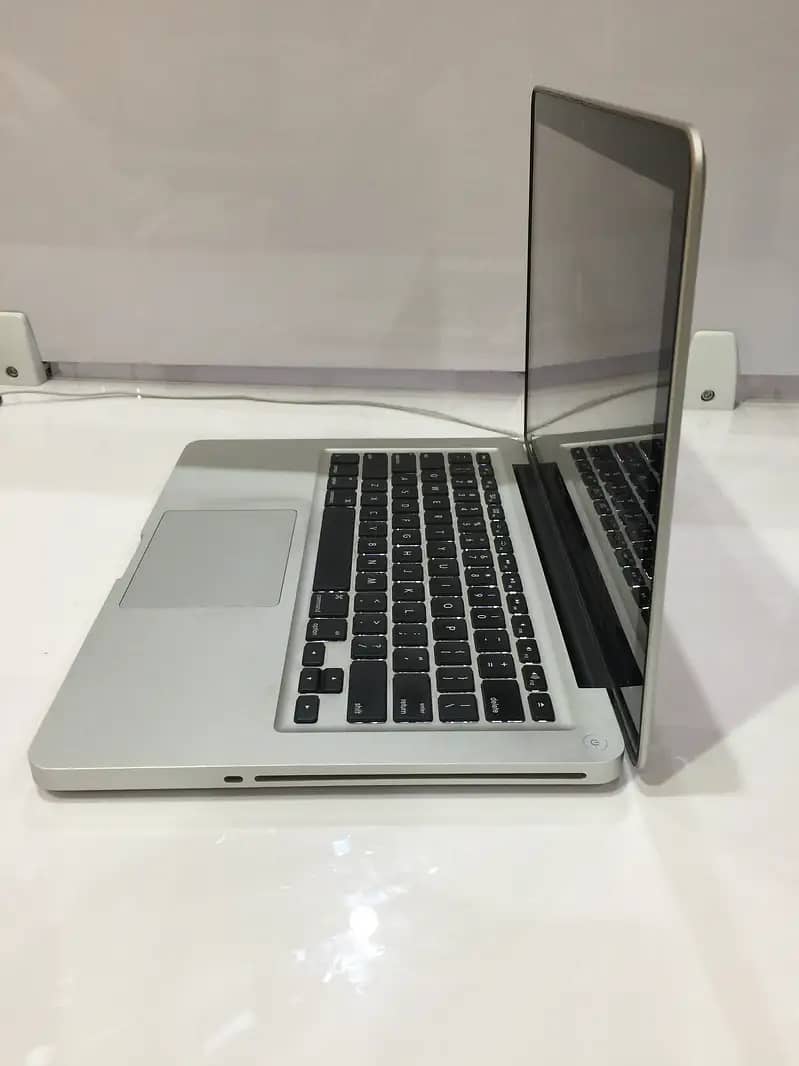 Apple MacbookPro  Mid 2012 2