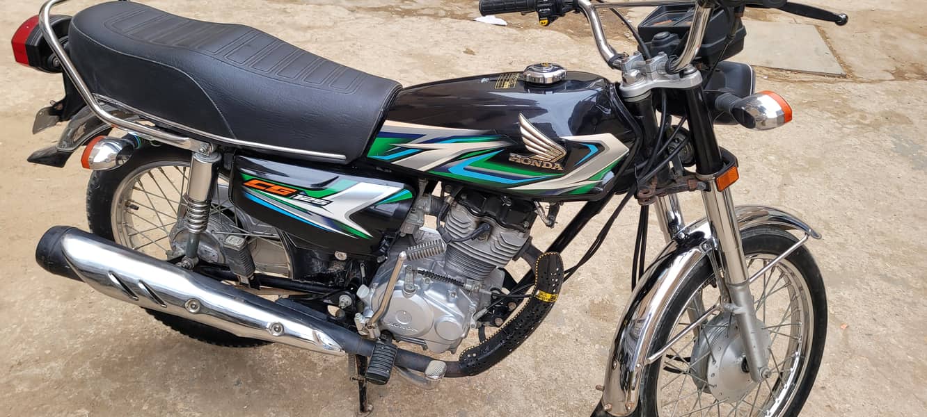 175000Honda 125 Karachi number first owner cplc clear 2