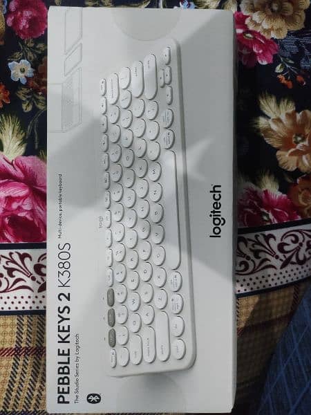 Logitech Pebble Keys 2 K380S Keyboard 1