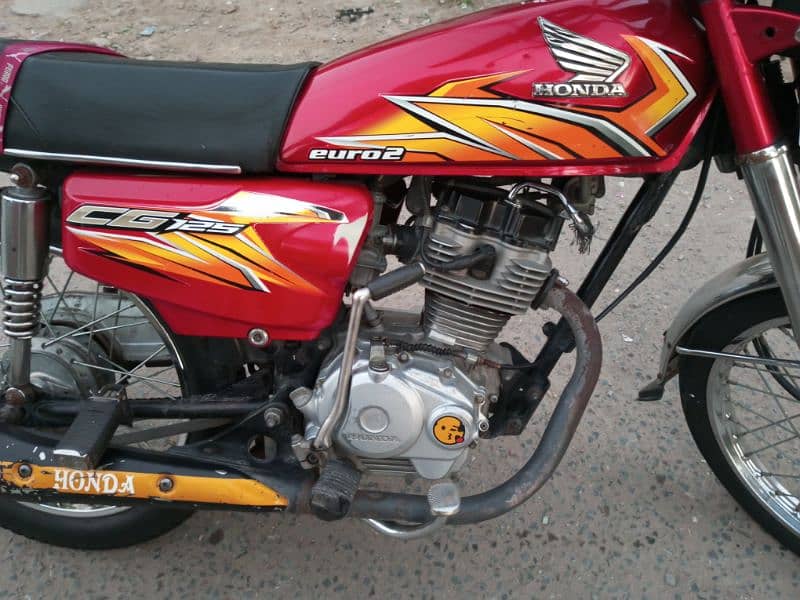 Honda 125 hai 2020/21 hai model jis bhai ny ly na hai wo rabta karen 2