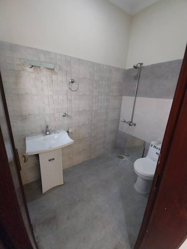 1 Kanal Upper Portion for Rent in Gul Bahar Block, Behria Town 12