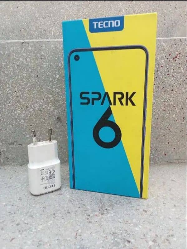 Tecno Spark 6 4/64 with box+charger 4