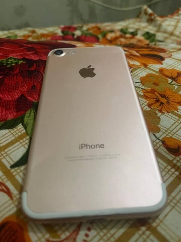 i phone 7… 256gb with infinix hot 11 play 0