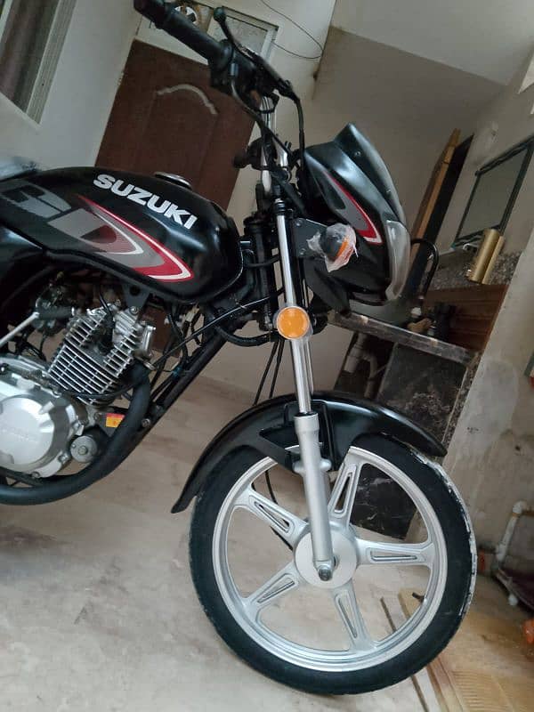 Suzuki GD 110s 4