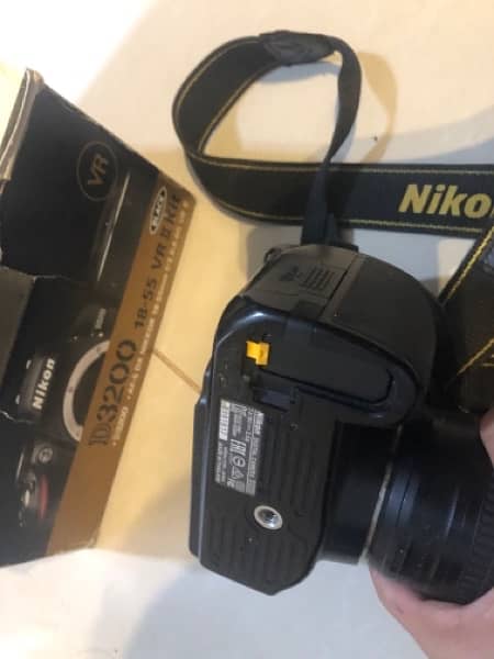 Nikon DSLR D3200 with Orginal Box 5