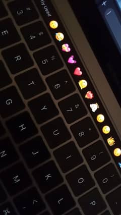 MacBook Pro 2016 With Touchbar 0