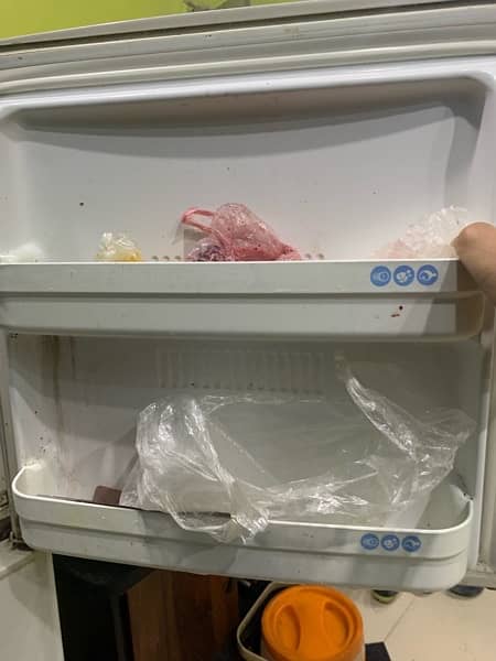 LG White Electrocool Fridge 4