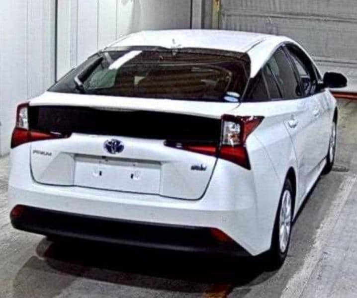 Toyota Prius 2021 4