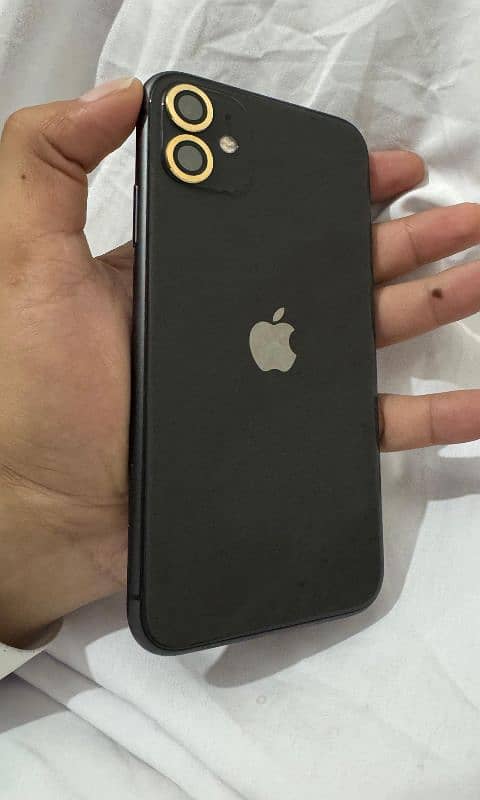 iPhone 11 64GB good condition back little crack 82% Non pta E SIM work 1