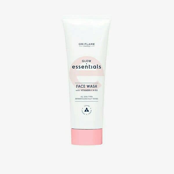 Glow essentials face wash with vitamin E and B3 0