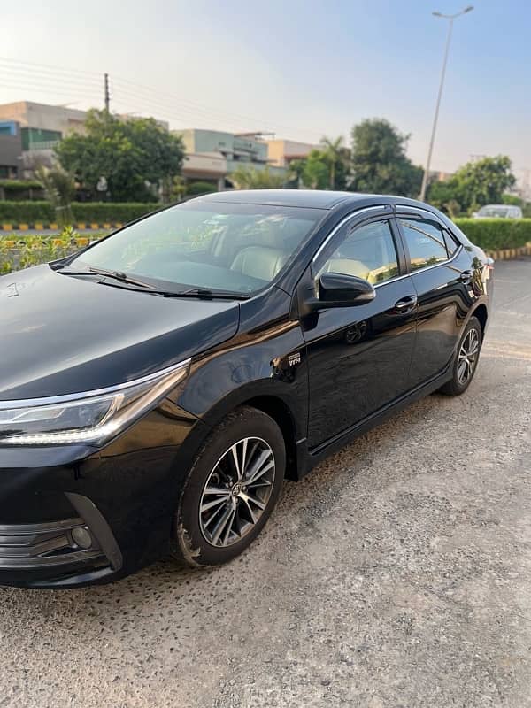 Toyota Corolla Altis 1.8 2017 1