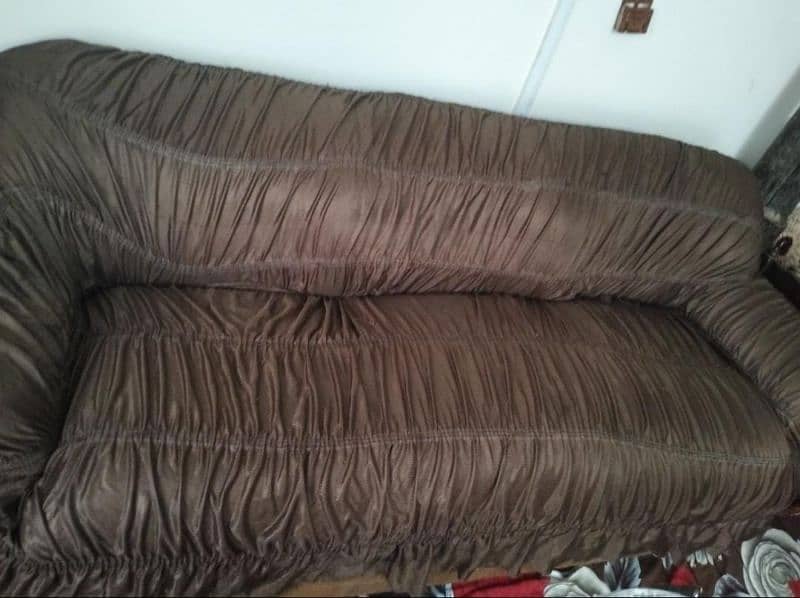 5 seater sofa set with covers for sale 4