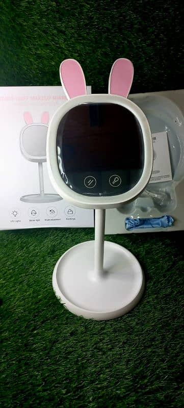 makeup mirror and table lamp 1