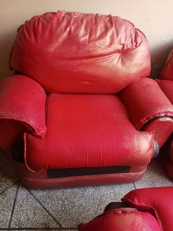 urgent 7 seated leather sofa 1