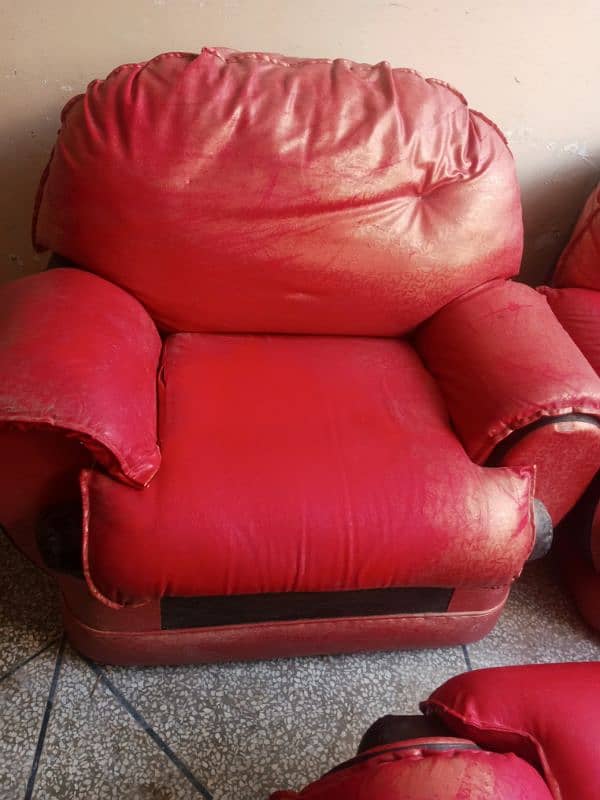 urgent 7 seated leather sofa 5