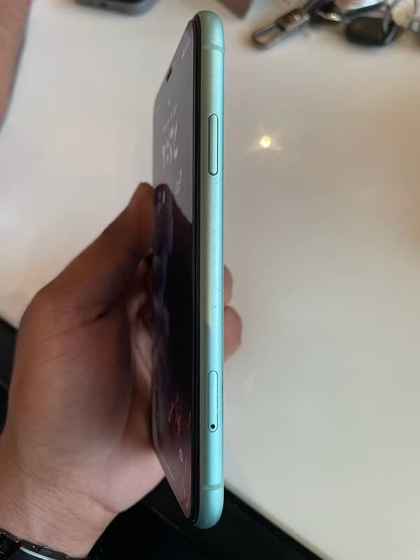 IPHONE 11 PTA APPROVED 64gb 1