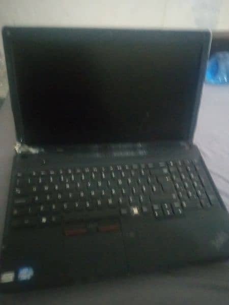 gameing laptop broken LCD screen and body 0