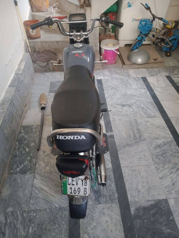 honda 70 2018 model Lahore nmbr 8