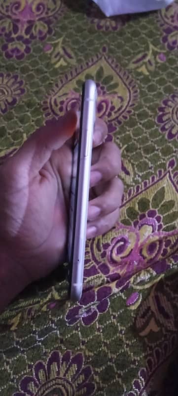 iphone 11 128gb JV white color All ok 4