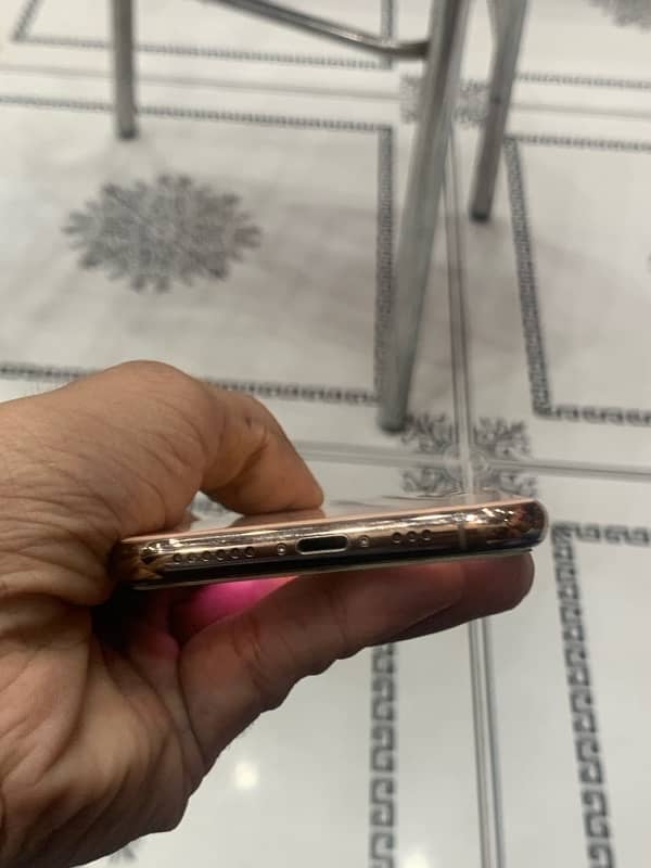 IPHONE XS 64 gb all ok condition 10 by 10 Face ID ok 0 scratches 3