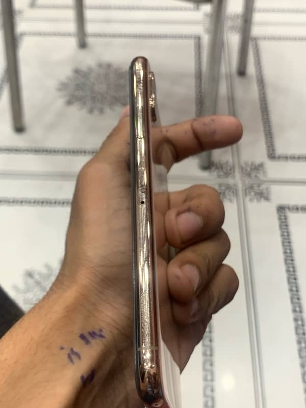 IPHONE XS 64 gb all ok condition 10 by 10 Face ID ok 0 scratches 6