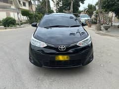 Toyota Yaris Cvt 1.5 Push Start Top Of Line  2021 Black Just Like New 0