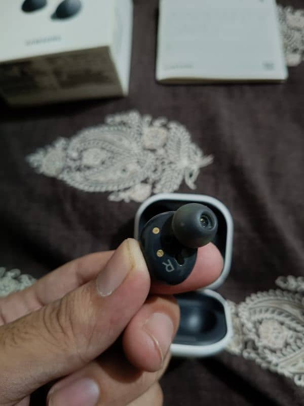 Samsung Galaxy Buds 2 3