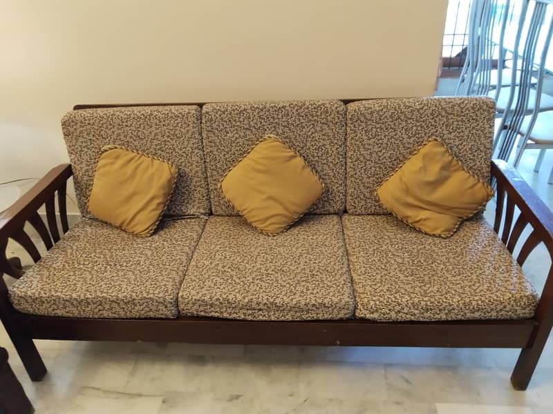 5 seater sofa set . . wooden 1