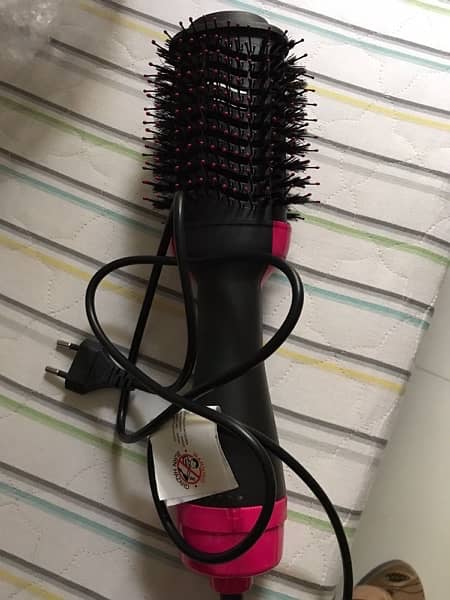 Revlon One-Step Volumizer PLUS Ceramic Hair Dryer and Hot Air brush 1