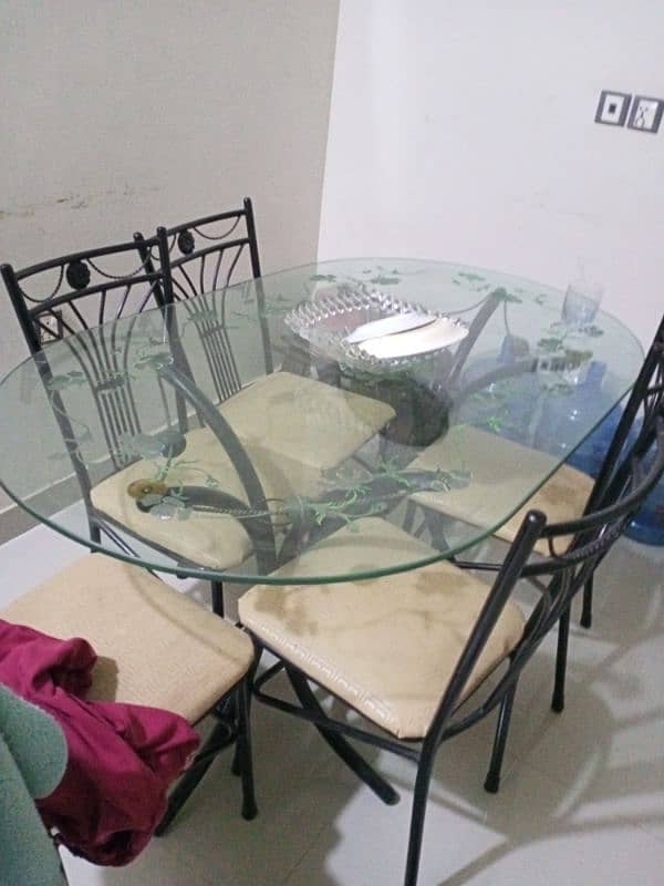 good condition ding table 0