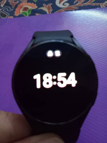 samsung smart 4 watch 40mm in black 2