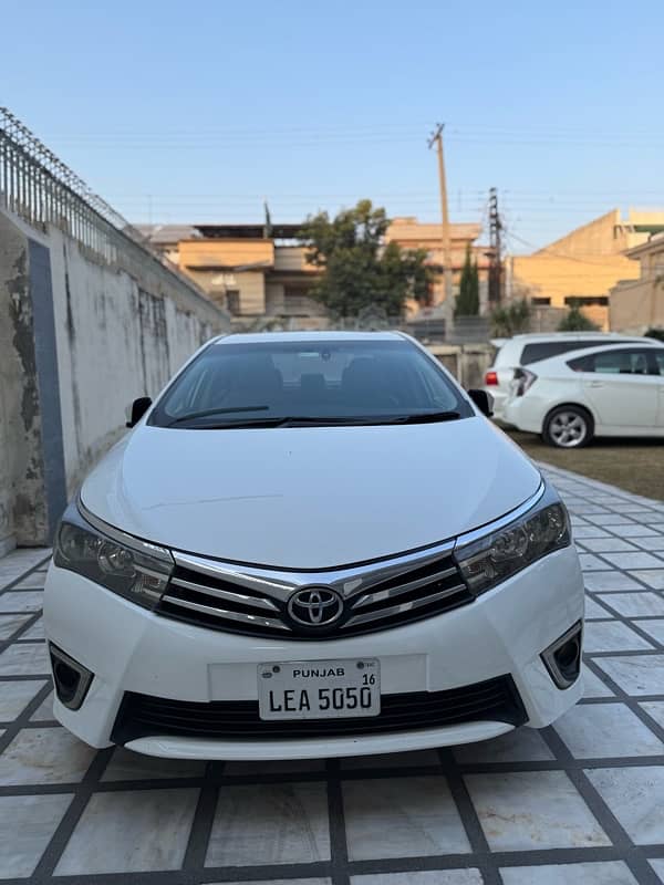 Toyota Altis Grande 2015 1