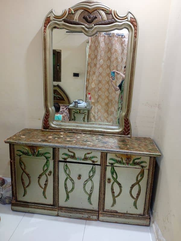 Dressing Table & Iron stand 3