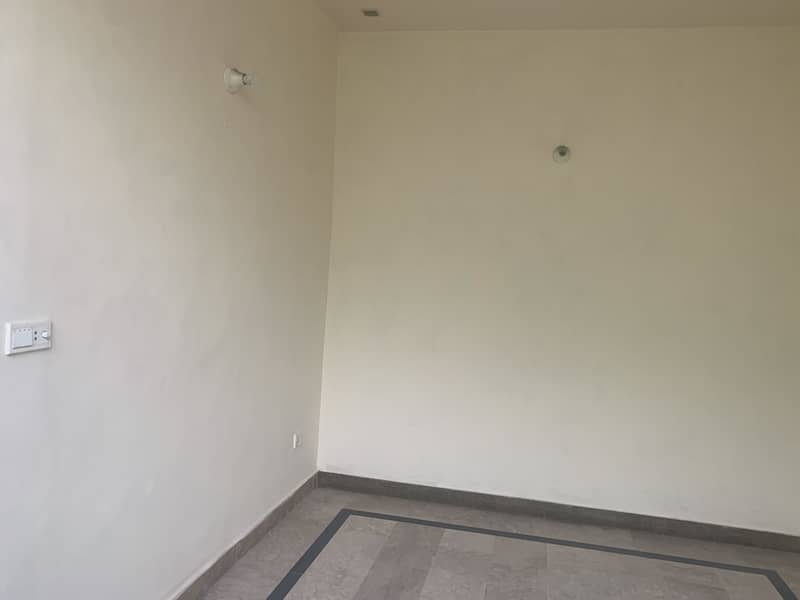 3 MARLA 4 TH STOREY BUILDING FOR RENT 9