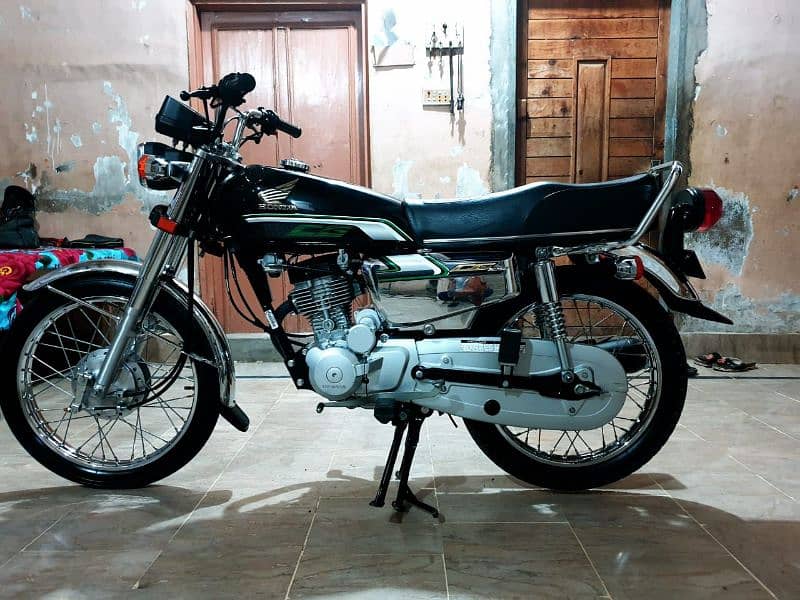 honda 125 2023 spacial edition 5