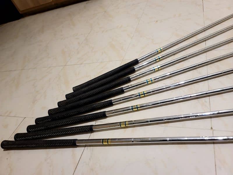 Golf Clubs, Brand New Condition 4