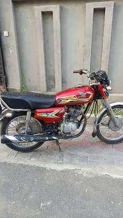 Honda CG125 2014 All genuine Lush condition with new tanki tapa