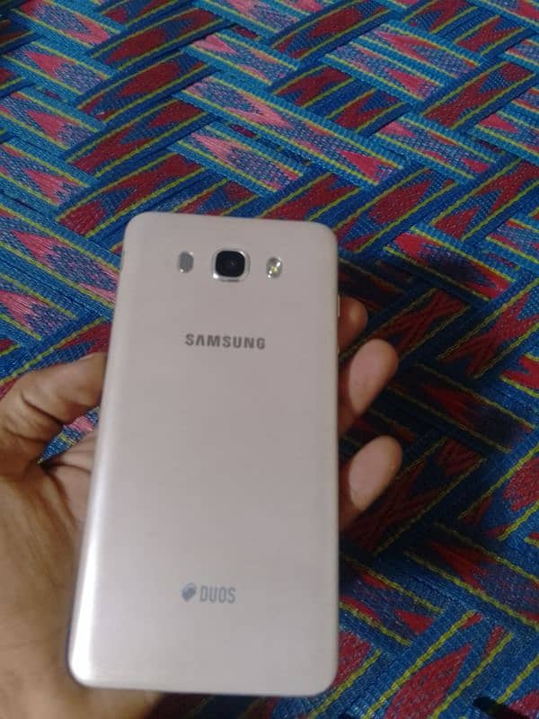 Samsung Galaxy J7 1