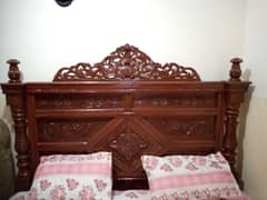 Original wooden king size bed. Urgent sale contect : 03349977837