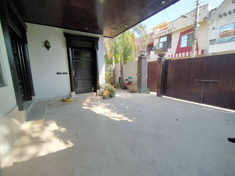 12 Marla House For Rent In Johar Town 3