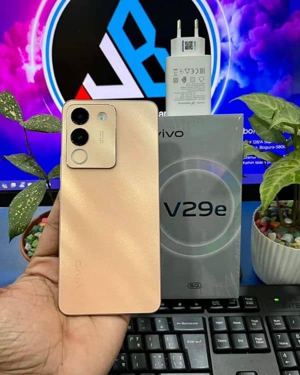 vivo v29e. 8/256 GB 03220889193 My WhatsApp number 1