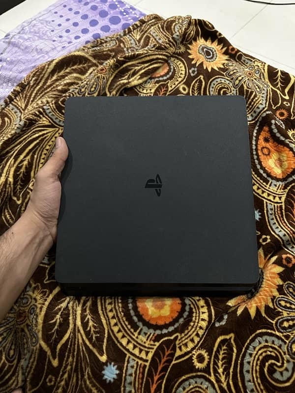 Ps4 1TB Slim with 27inch Gaming LED And 5games 1