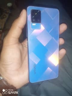 vivo v21e mobile. . . . . 8Ram 128 memory 0