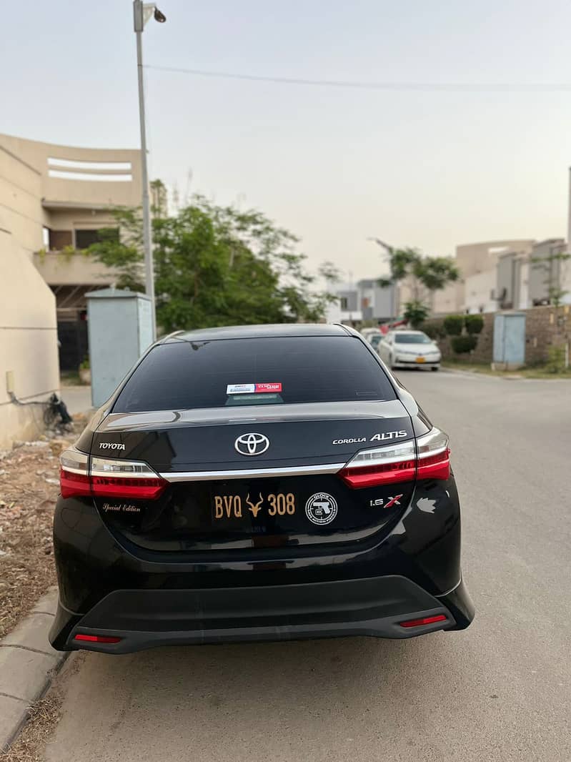 Toyota Corolla Altis 2022 1.6 X Special Edition 18