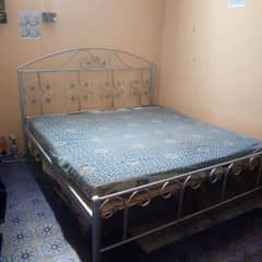 King size iron heavy weight bed with matress 0