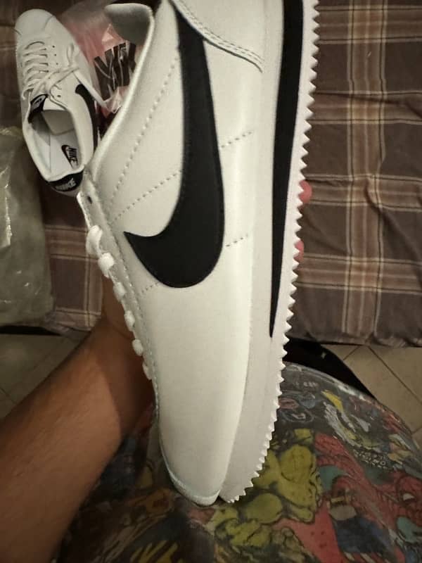 selling my Nike cortez 1