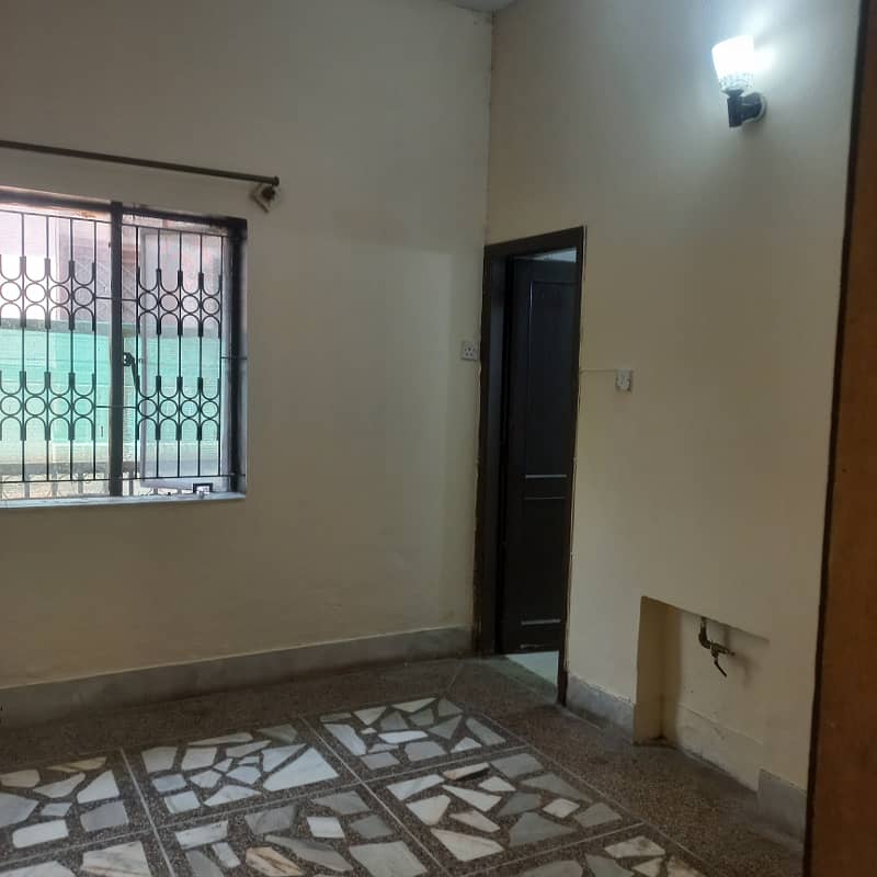 G11UPPER PORTION FOR RENT CONER HOUSE NER PARK 7