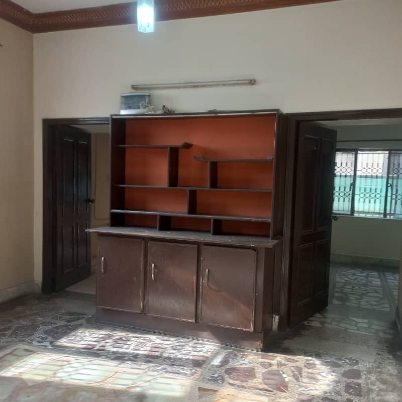 G11UPPER PORTION FOR RENT CONER HOUSE NER PARK 10