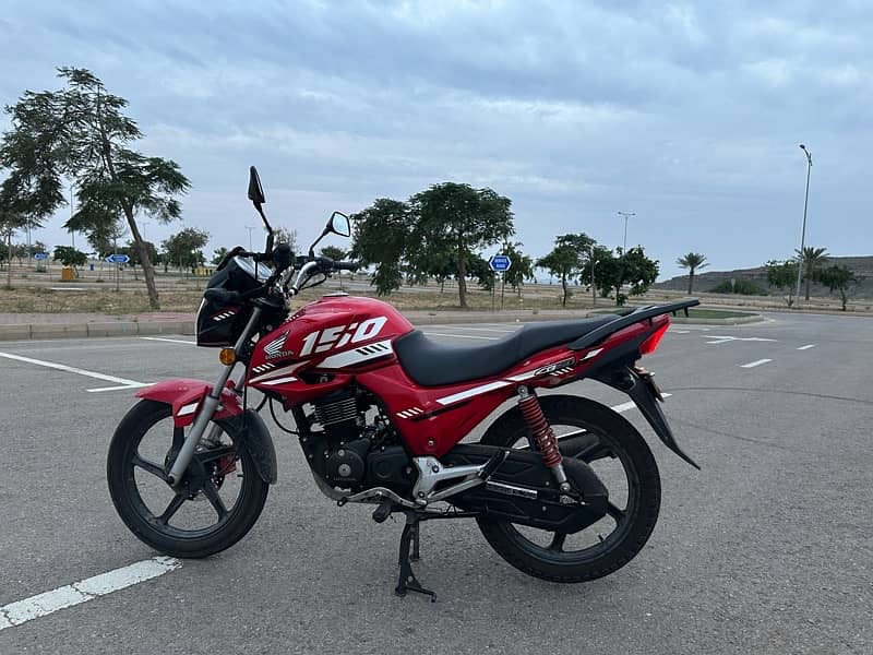 Honda cb150F 2024 urgent sale new bike 4